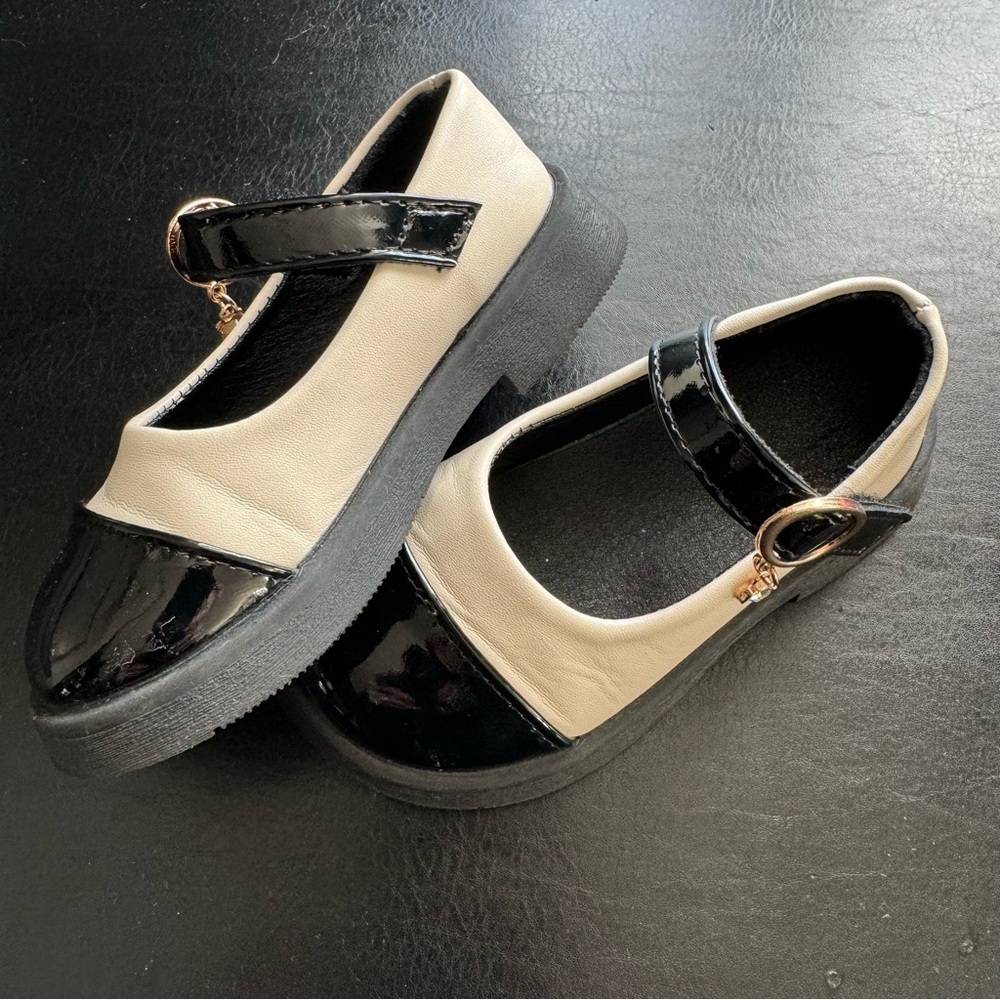 BLACK / TAN MARY JANE STYLE SHOES - Picture 5 of 8